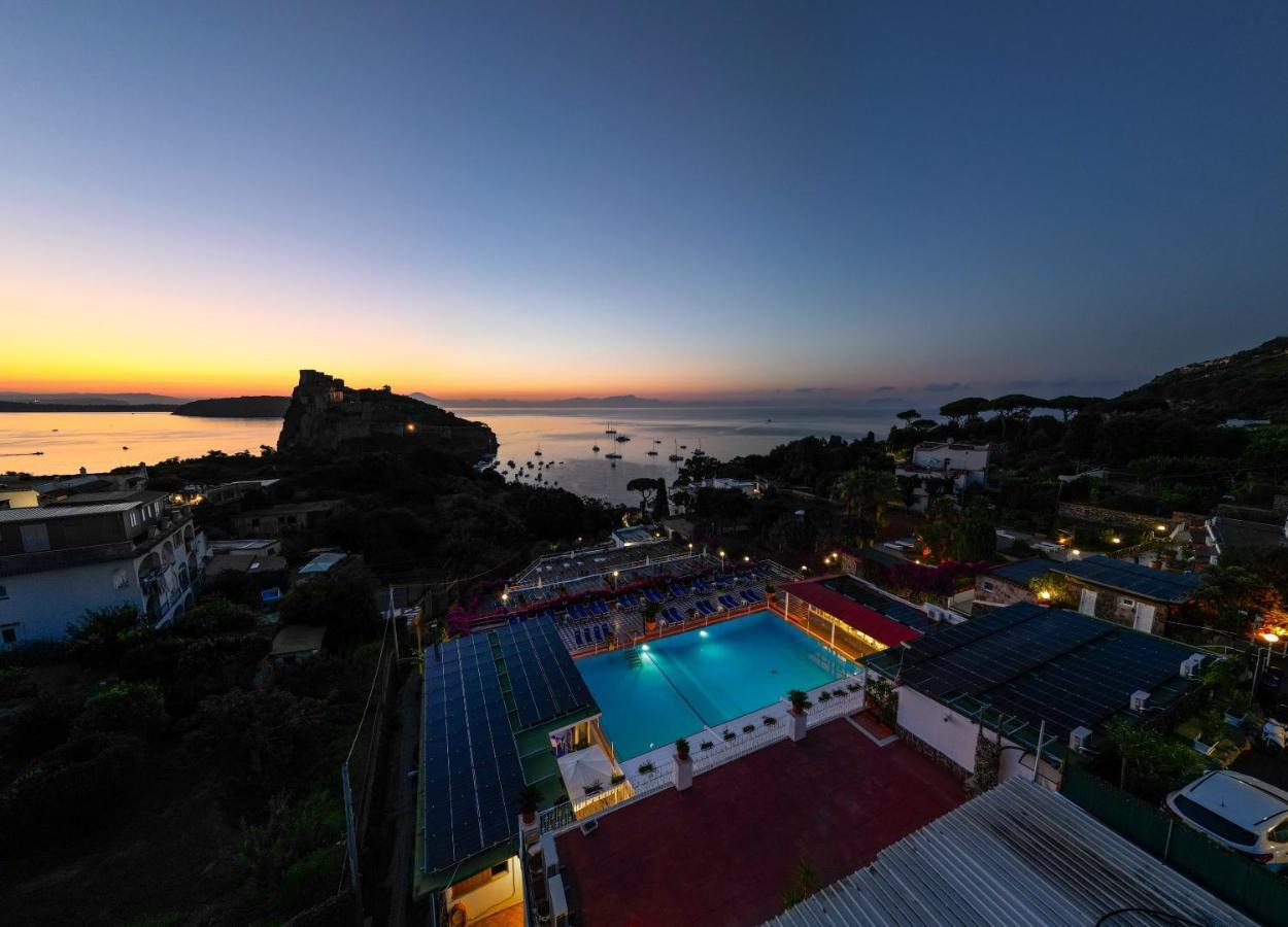 Parco Cartaromana Hotel