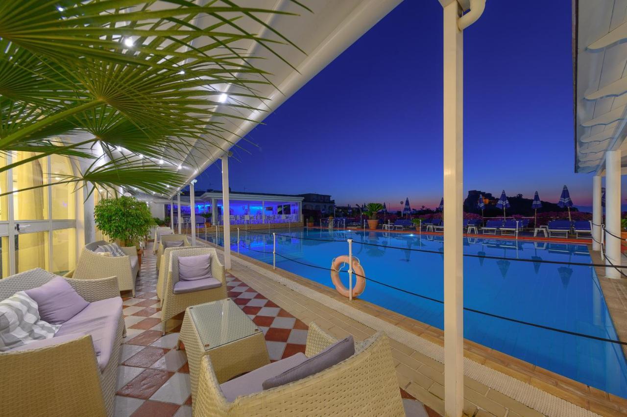 Parco Cartaromana Hotel 3*