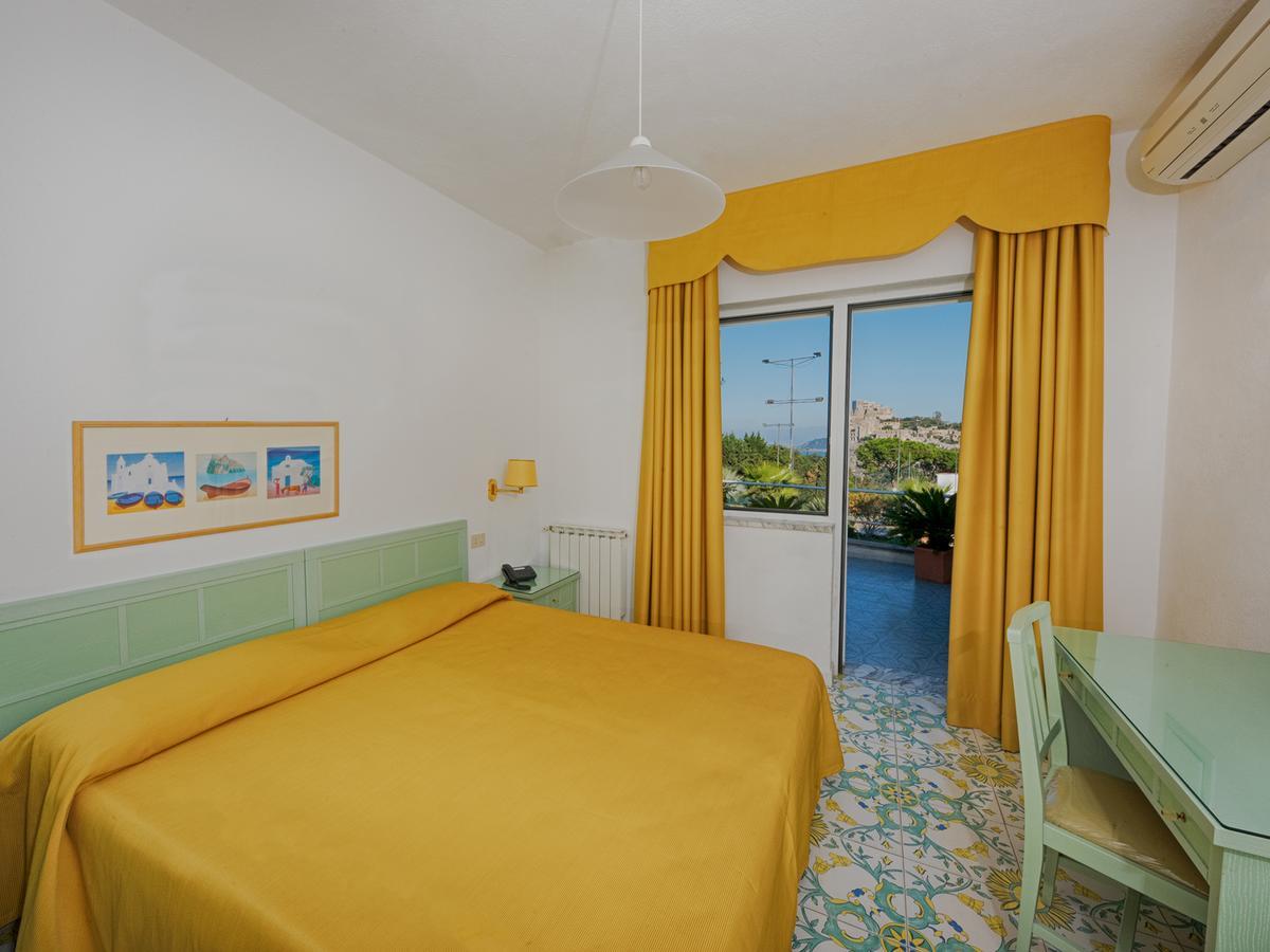 Hotel Parco Cartaromana 3*